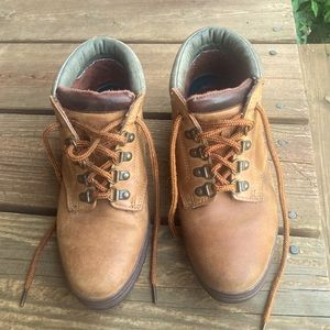 Timberland- Women’s Brown ankle lace-up boots - size 8 1/2